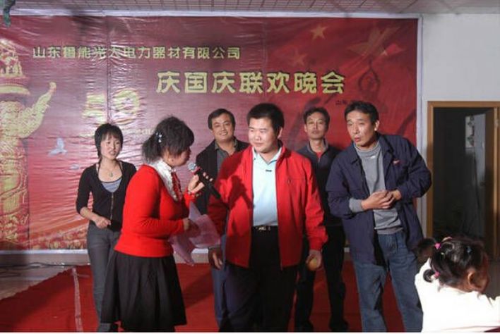 點擊查看詳細信息<br>標題：員工風采-比一比誰更紅 閱讀次數(shù)：3858